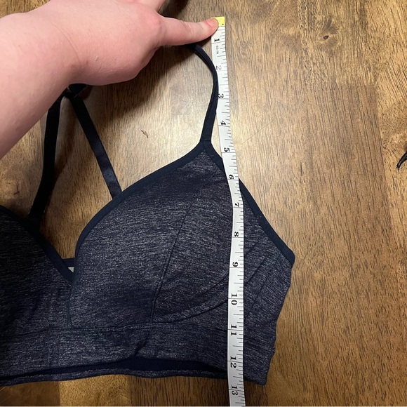 Athleta Quest Wherever Bra Size Large Navy Padded V Neck Comfy Athleisure - Picture 8 of 8